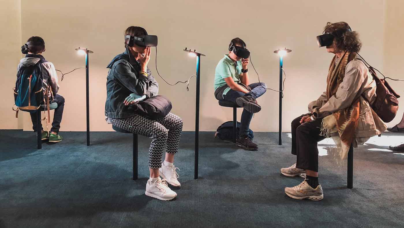 Metaverse and Virtual Reality &#8211; Intersection and Differences