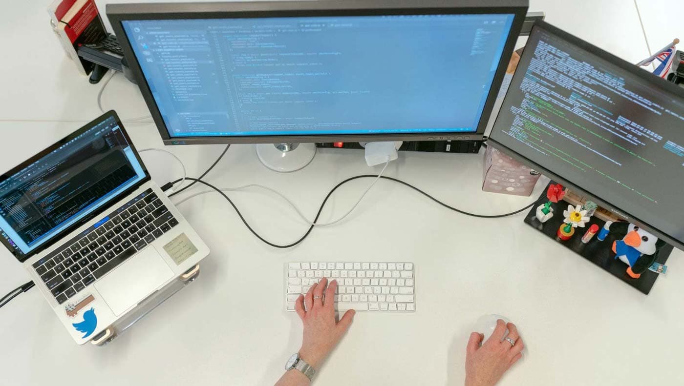 The Full Stack Advantage: Why Businesses Need Full Stack Web Developers to Stay Competitive